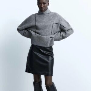 Oversized Zara knit sweater with contrast piping in mid-gray